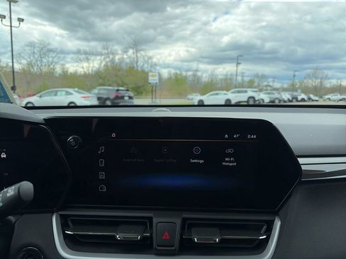 Used 2025 Chevrolet TrailBlazer LS w/ LS Convenience Package FWD image 19