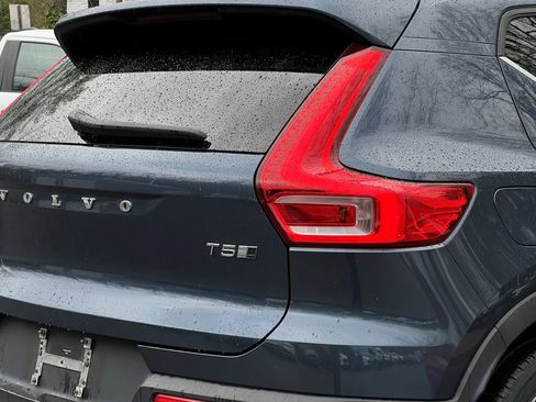 Used 2019 Volvo XC40 T5 Inscription image 11