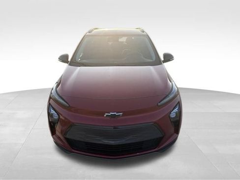 Used 2023 Chevrolet Bolt EUV LT w/ Comfort Package FWD image 8