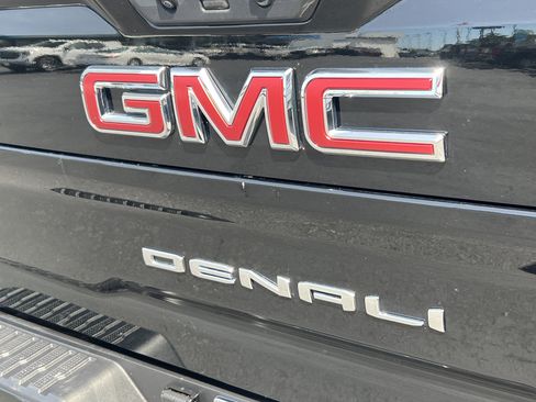 Used 2025 GMC Sierra 2500 Denali w/ Denali Reserve Package AWD/4WD image 8