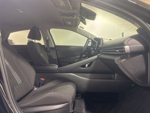 Used 2023 Hyundai Elantra SEL FWD image 27
