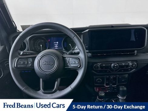 Used 2025 Jeep Wrangler Unlimited Rubicon 4xe AWD/4WD image 21