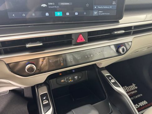 Used 2025 Kia Sorento S w/ Panoramic Sunroof Package image 19