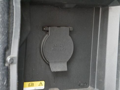 Certified 2022 Ford F150 XLT w/ Equipment Group 302A High image 11