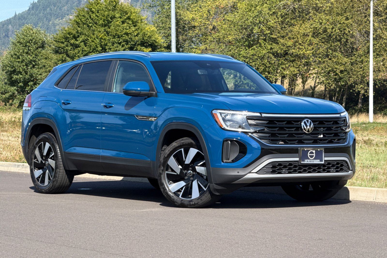 Used 2026 Volkswagen Atlas Cross Sport SE AWD/4WD image 1