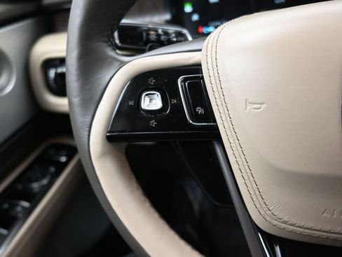 Used 2023 Lincoln Aviator Reserve w/ Equipment Group 201A image 27