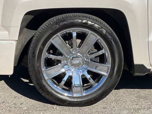 Used 2015 Chevrolet Silverado 1500 High Country w/ High Country Premium Package image 23