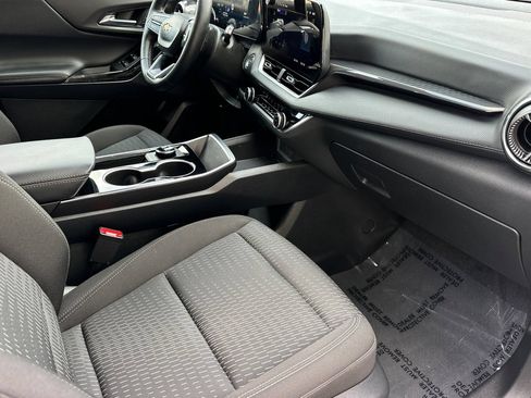 Certified 2026 Chevrolet Equinox LT FWD image 20