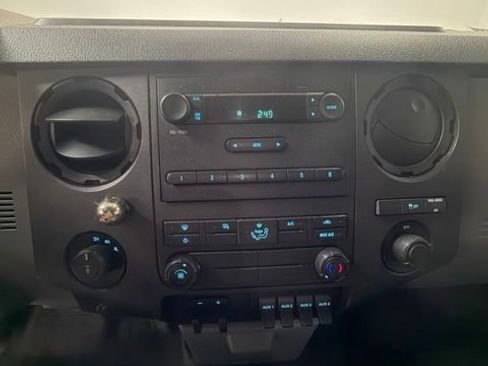 Used 2014 Ford F250 XL w/ Power Equipment Group AWD/4WD image 15