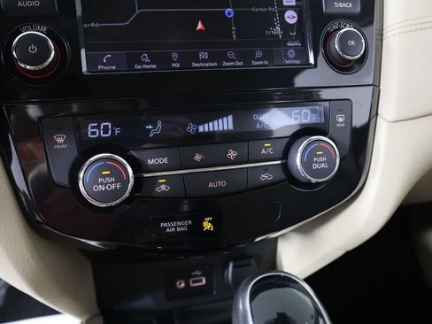 Used 2020 Nissan Rogue SL AWD/4WD image 36