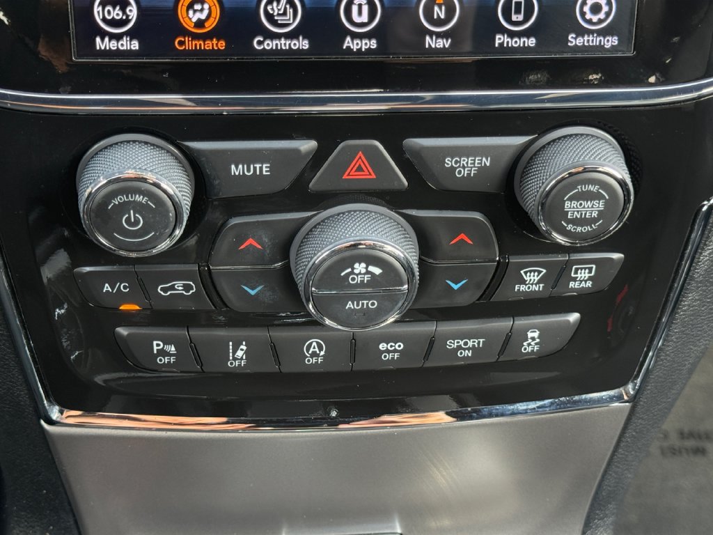 Used 2022 Jeep Grand Cherokee Laredo X AWD/4WD image 18