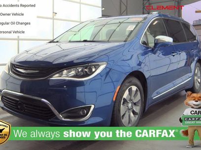 Used 2019 Chrysler Pacifica Limited w/ Advanced Safetytec Group