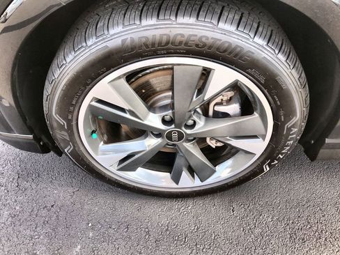 Used 2024 Audi Q4 e-tron Premium Plus image 10