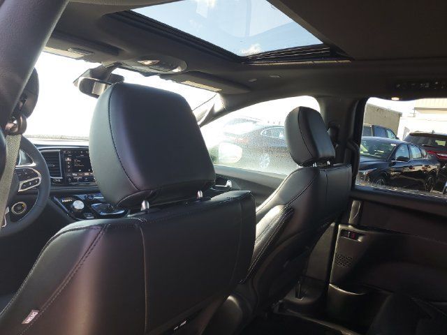 Used 2025 Chrysler Pacifica Select FWD image 11