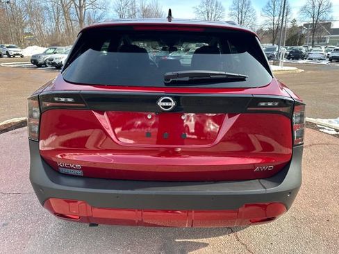 Used 2026 Nissan Kicks SV w/ SV Premium Package image 2