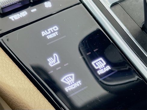 Certified 2023 Porsche Cayenne Coupe image 23