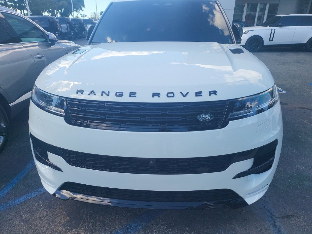 Used 2025 Land Rover Range Rover Sport Dynamic SE AWD/4WD image 2