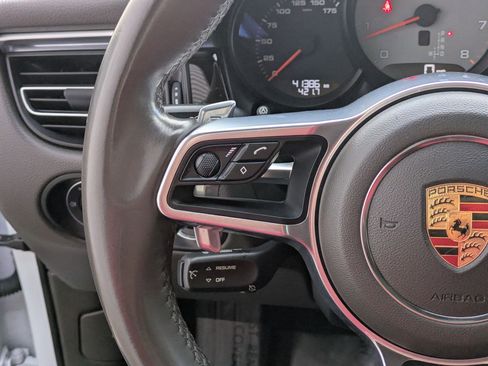 Used 2020 Porsche Macan S image 18