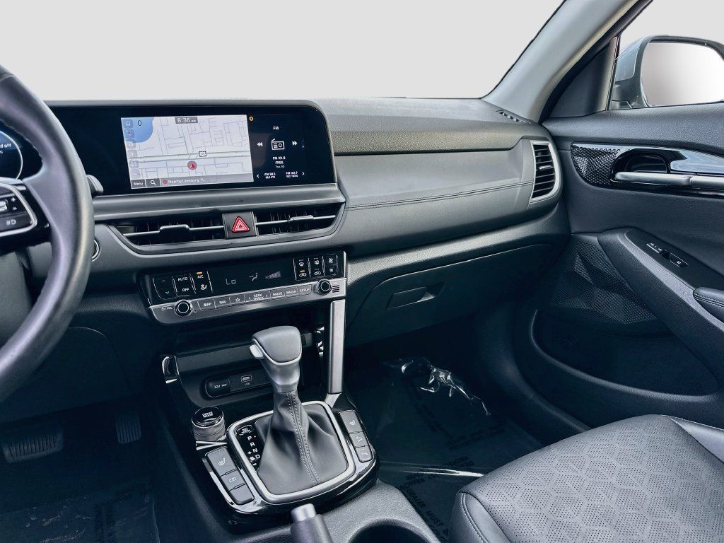 Used 2025 Kia Seltos EX w/ EX Sunroof Package FWD image 24