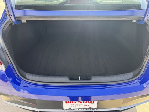 Used 2025 Hyundai Elantra Limited FWD image 32