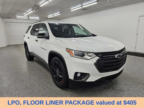 Used 2021 Chevrolet Traverse Premier w/ Redline Edition AWD/4WD image 3