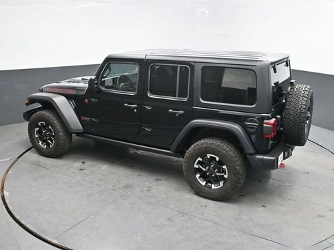 Used 2024 Jeep Wrangler Unlimited Rubicon w/ Convenience Group AWD/4WD image 28