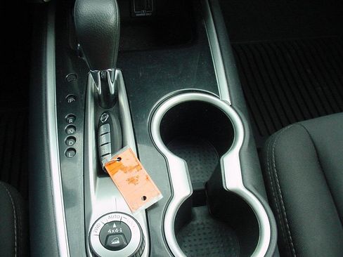 Used 2019 Nissan Pathfinder S image 18