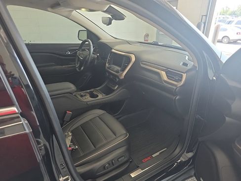 Used 2023 GMC Acadia Denali w/ Black Diamond Edition FWD image 9
