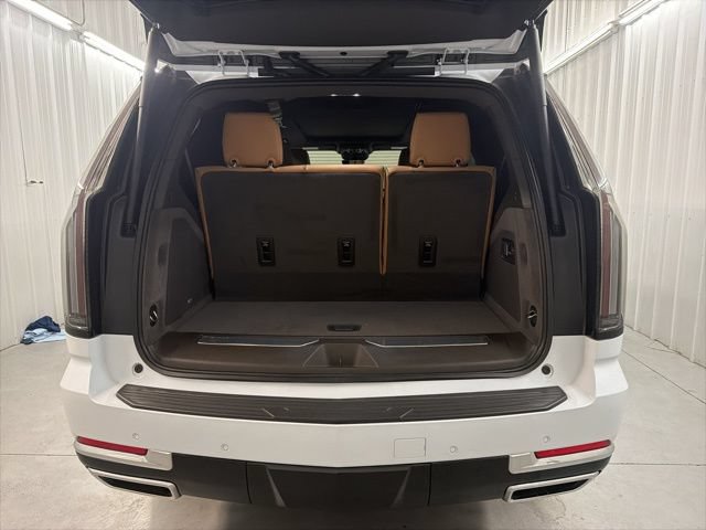 Certified 2026 Cadillac Escalade Luxury w/ LPO, Floor Liner Package RWD image 18