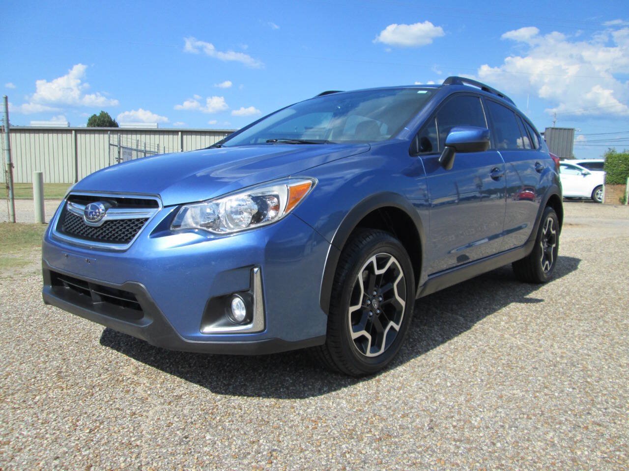 Used 2017 Subaru Crosstrek 2.0i Premium AWD/4WD image 1