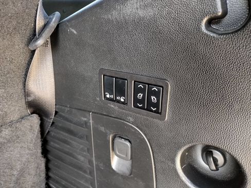 Used 2019 Cadillac Escalade Premium Luxury w/ Escalade Sport Edition AWD/4WD image 25