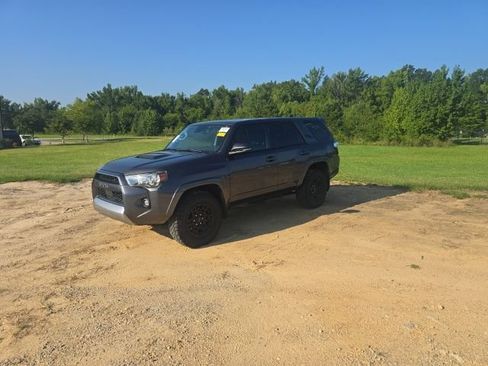 Used 2021 Toyota 4Runner TRD Off-Road Premium w/ Moonroof Package AWD/4WD image 3