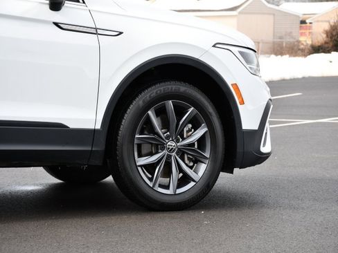 Used 2022 Volkswagen Tiguan SE image 9