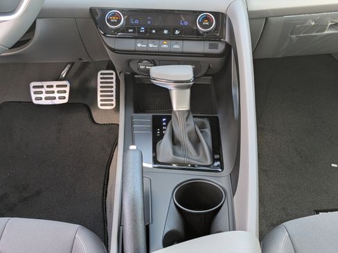 New 2025 Hyundai Elantra Sport image 18