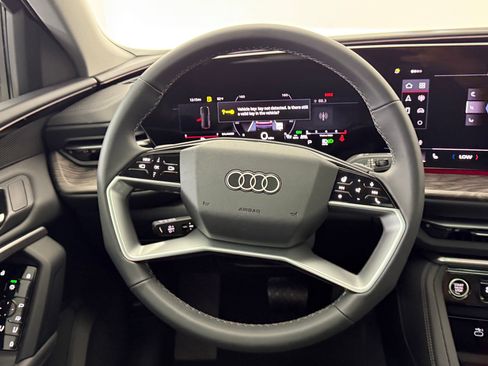Certified 2025 Audi Q5 Premium w/ Convenience Package AWD/4WD image 19