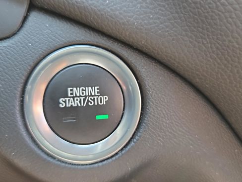 Used 2023 Chevrolet Equinox LT image 28