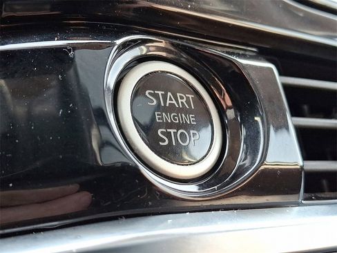 Used 2023 Nissan Pathfinder Platinum image 26