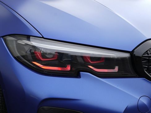 Used 2022 BMW 330i xDrive Sedan w/ M Sport Package image 19