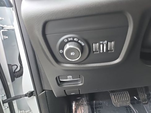 Certified 2022 Jeep Grand Cherokee L Overland image 23