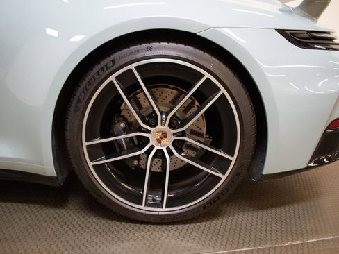 Certified 2025 Porsche 911 Carrera T RWD image 14
