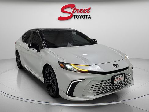 Certified 2025 Toyota Camry XSE w/ Premium Plus Package FWD image 5