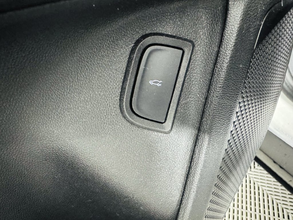 Used 2024 Chevrolet Blazer EV LT AWD/4WD image 9