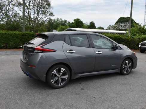 Used 2018 Nissan Leaf SL w/ SL Technology Package FWD image 2
