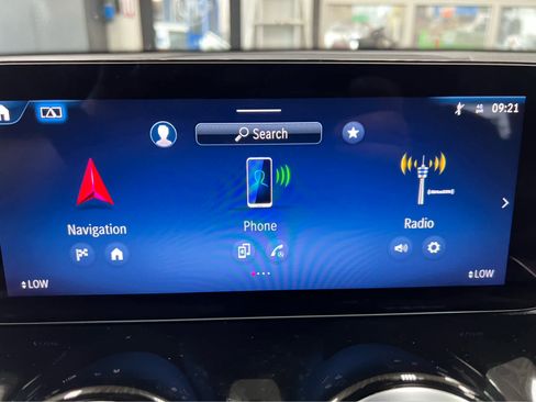 Used 2024 Mercedes-Benz GLB 250 4MATIC image 25