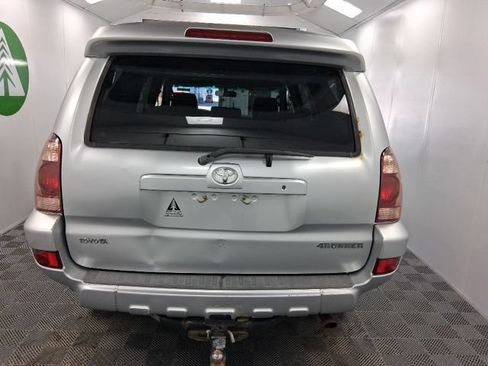 Used 2005 Toyota 4Runner SR5 AWD/4WD image 5
