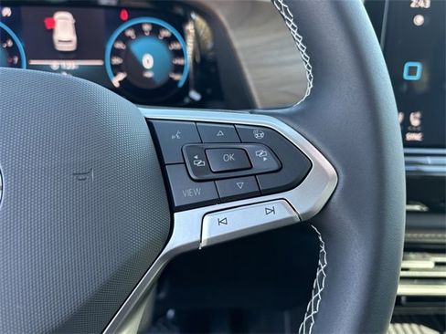 Certified 2025 Volkswagen Atlas SE image 15