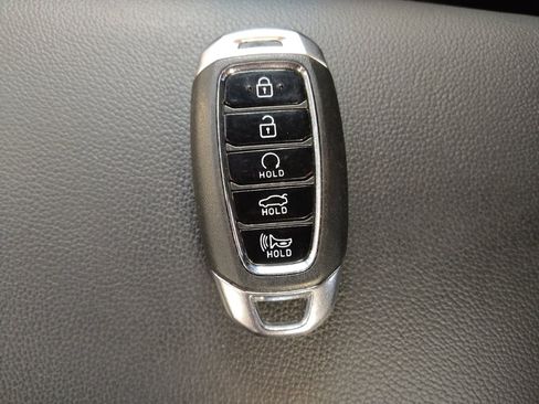 Used 2023 Hyundai Elantra SEL FWD image 32