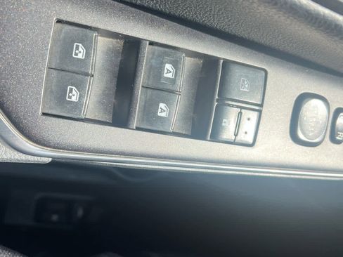 Used 2017 Toyota Camry LE image 24