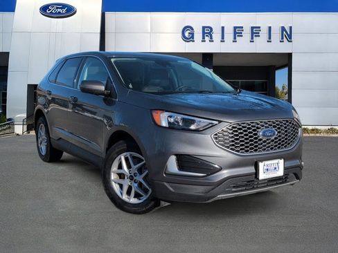 Used 2024 Ford Edge SEL image 2