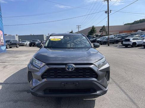 Used 2020 Toyota RAV4 LE w/ Carpet Mat Package AWD/4WD image 5